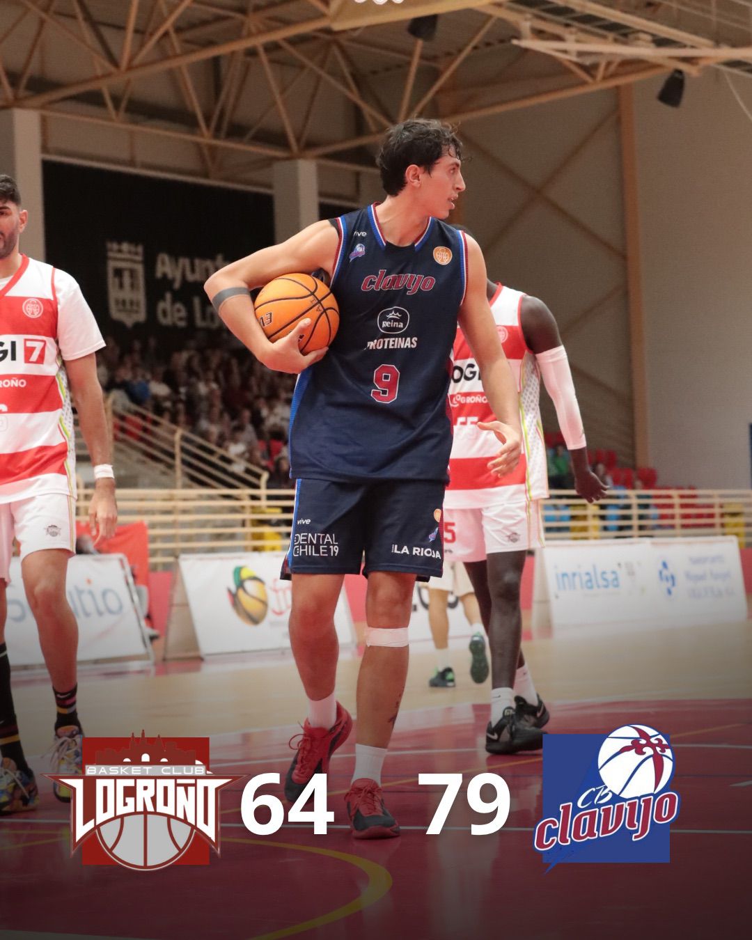 Lee más sobre el artículo El Clavijo se lleva un derbi intenso y logra su primera victoria liguera (64-79)
